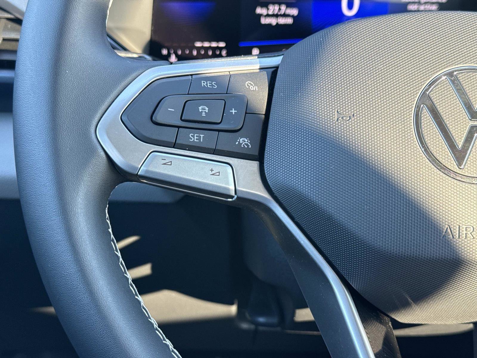 Used 2023 Volkswagen Taos SE image 8