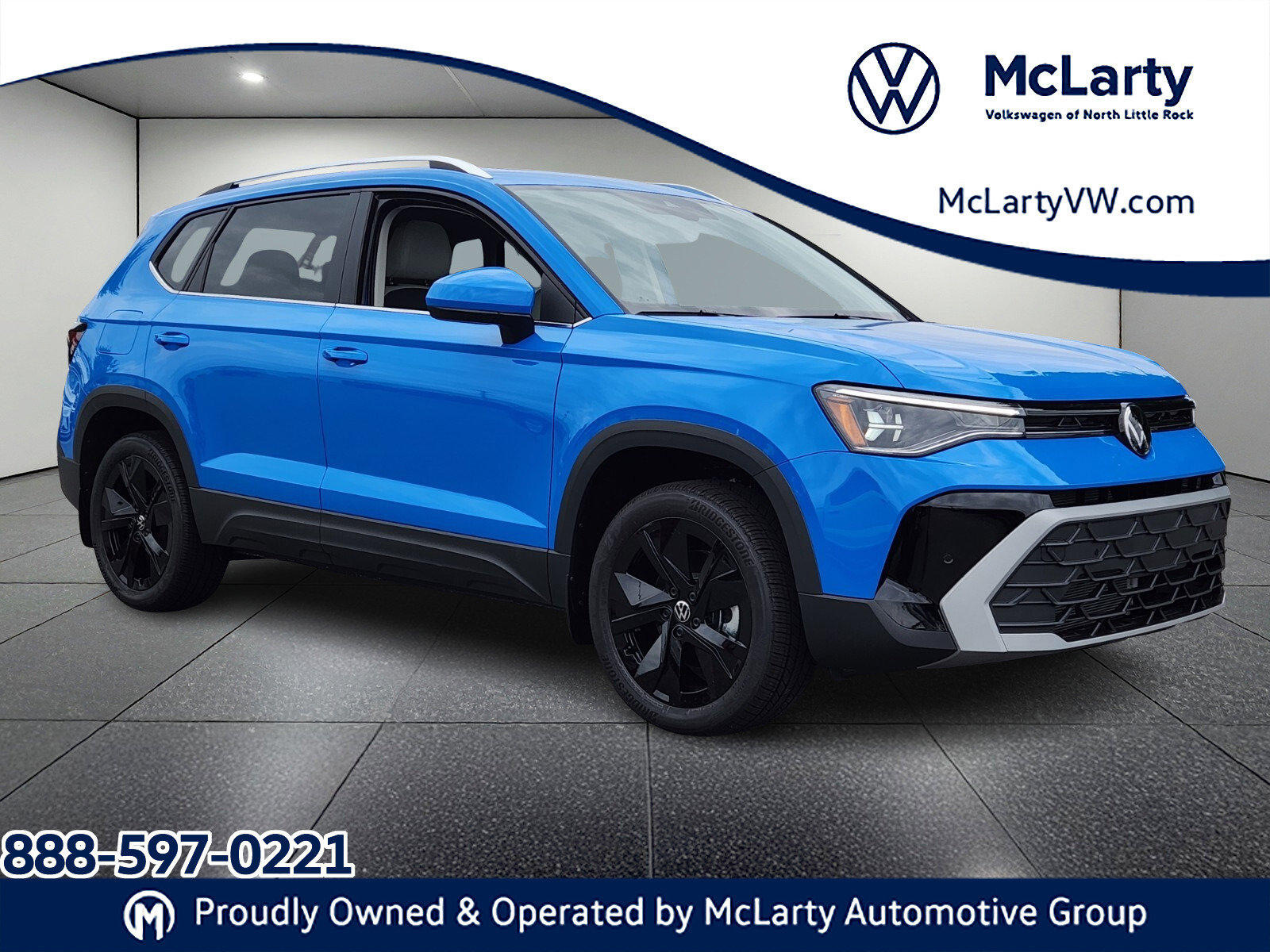 New 2025 Volkswagen Taos SE image 1