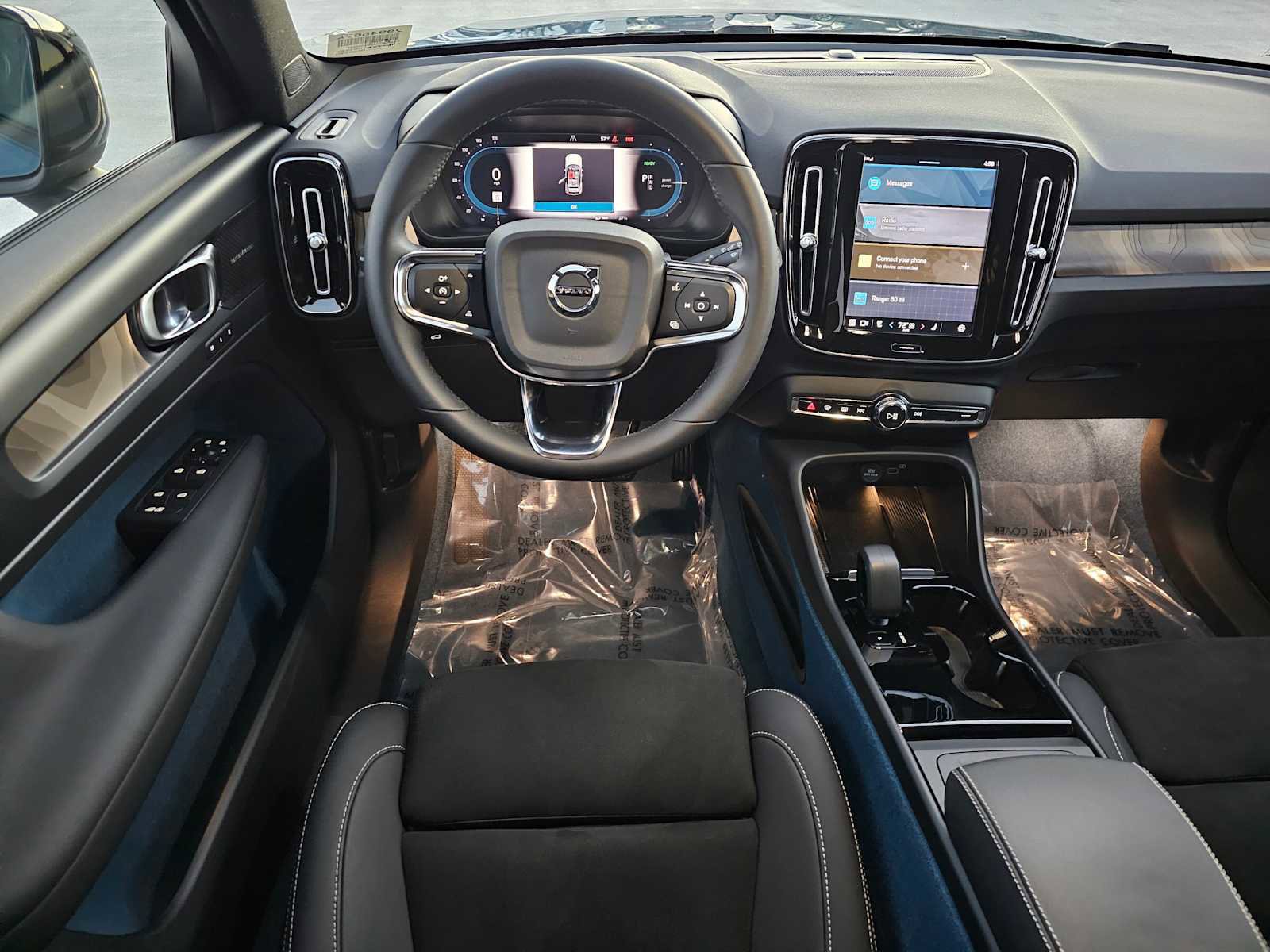 Used 2023 Volvo XC40 Recharge Ultimate image 19