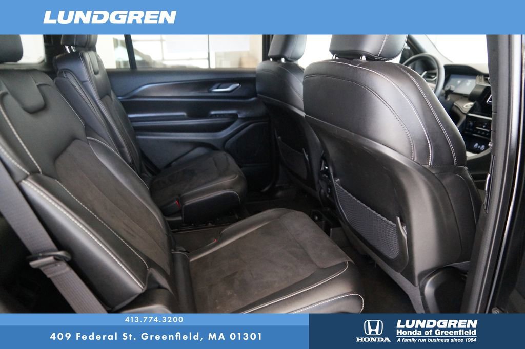 Used 2023 Jeep Grand Cherokee L Laredo image 23