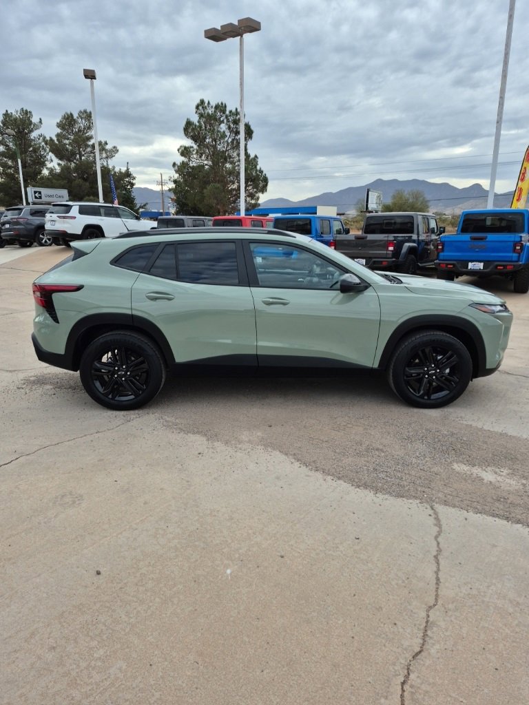 Used 2025 Chevrolet Trax ACTIV w/ Driver Confidence Package image 4