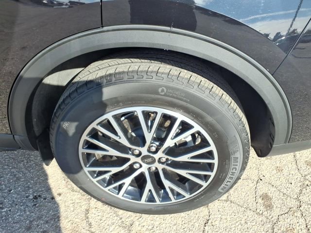 Used 2025 Ford Escape SE image 10