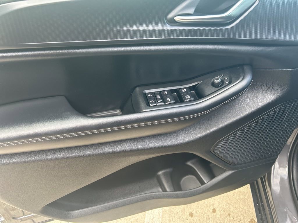 Used 2024 Jeep Grand Cherokee L Laredo image 14