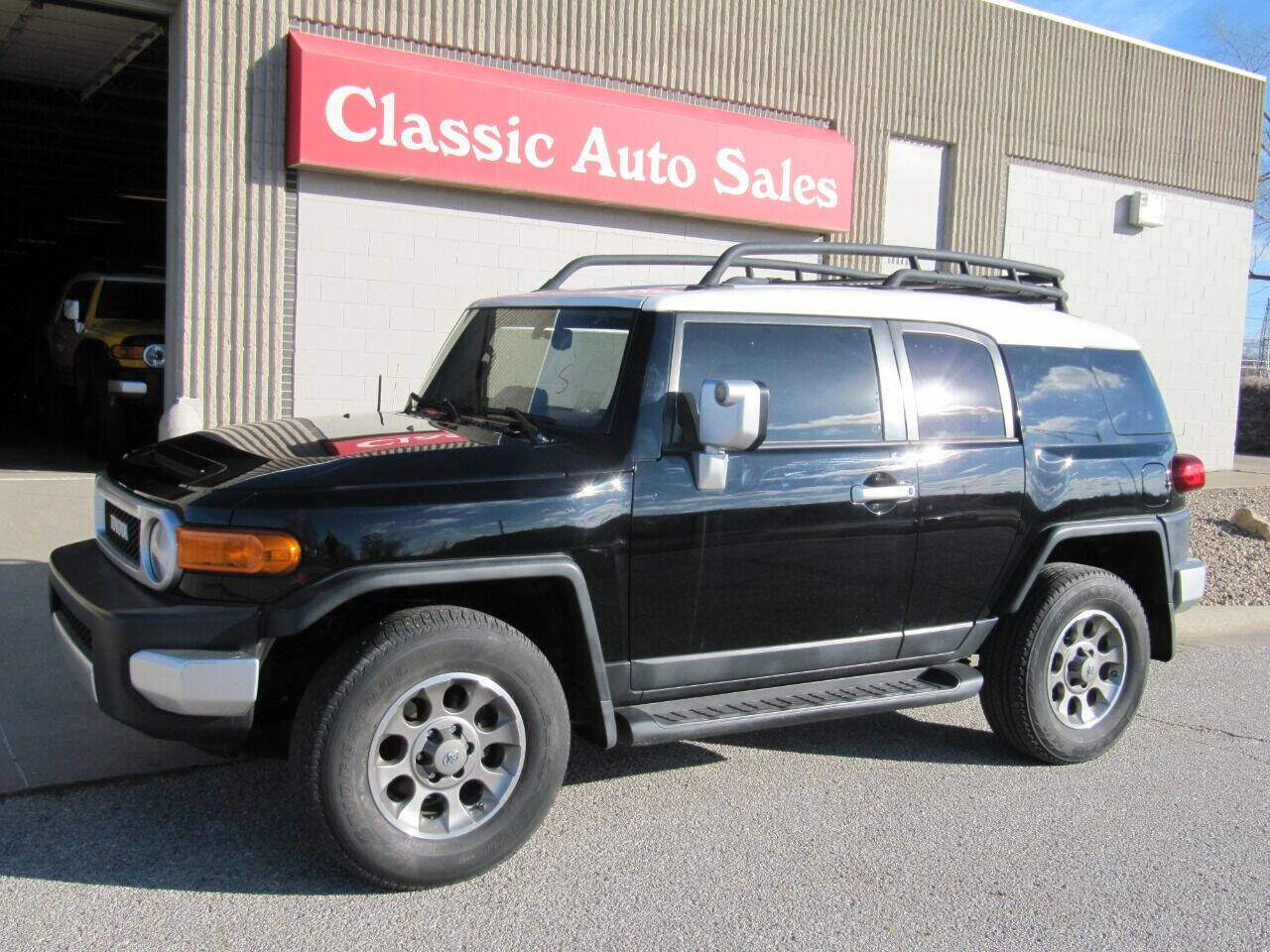 Used 2012 Toyota FJ Cruiser 4WD image 10