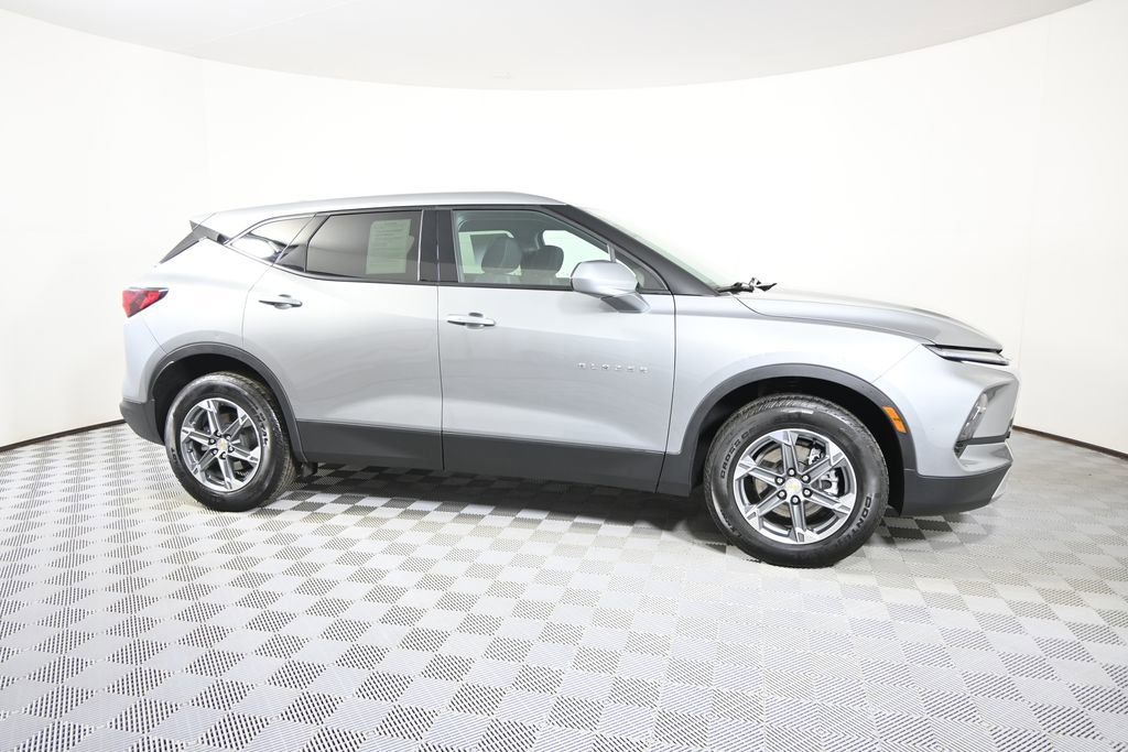 Used 2023 Chevrolet Blazer LT image 8