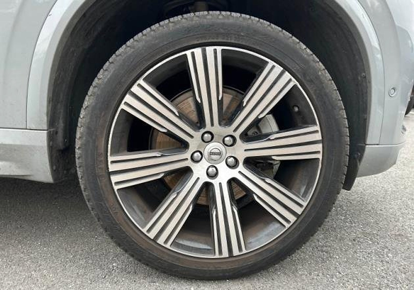 Certified 2024 Volvo XC90 B6 Plus image 19