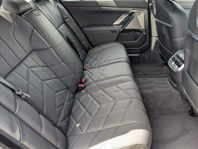 Used 2025 BMW i7 eDrive50 w/ Premium Package RWD image 22