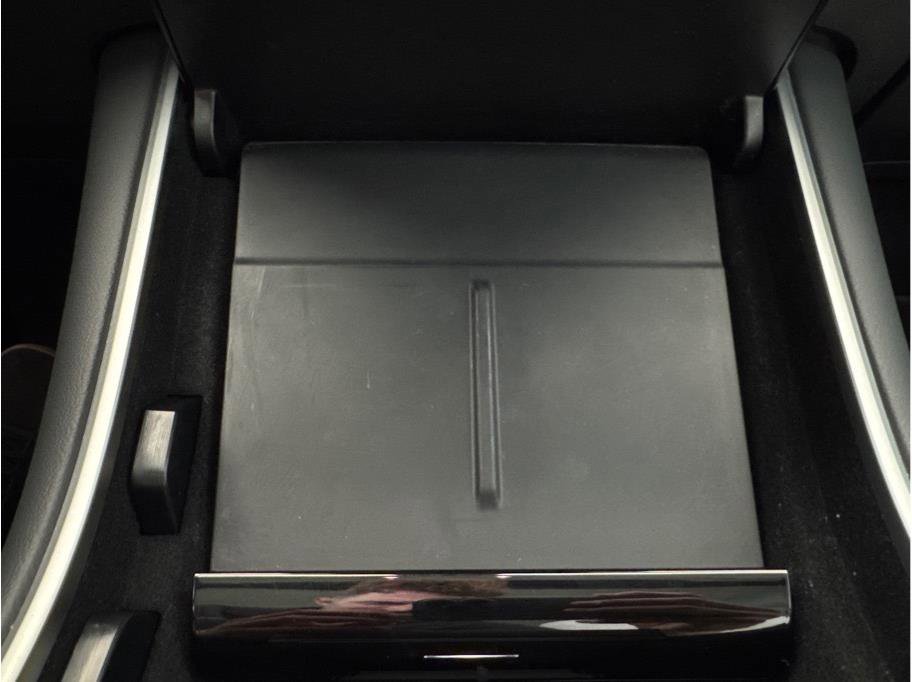 Used 2021 Tesla Model Y Long Range image 21