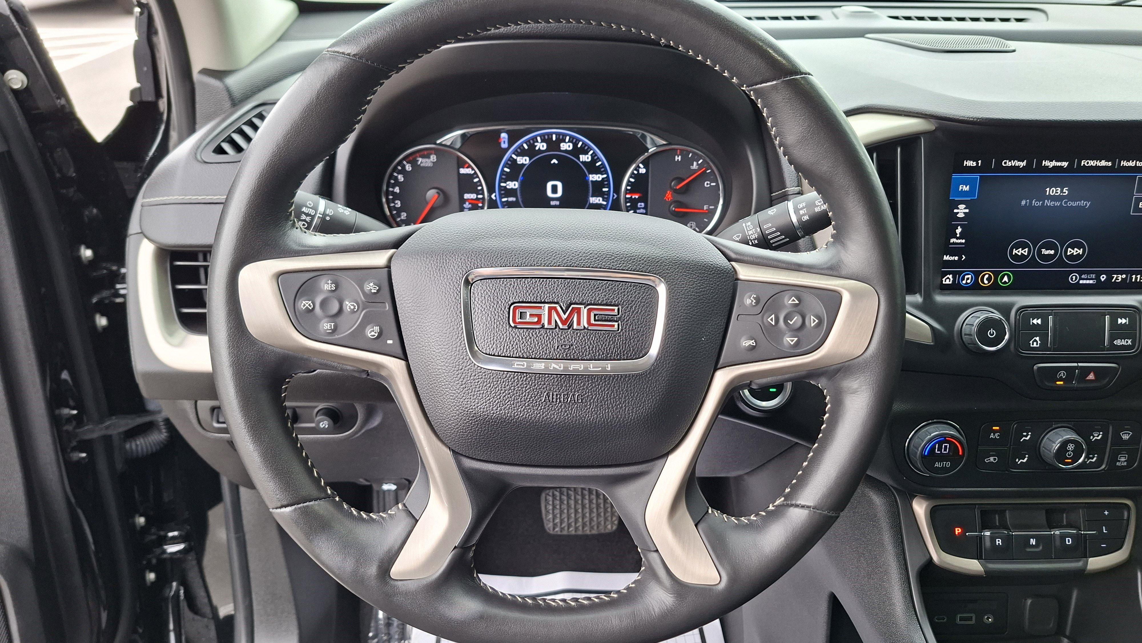 Used 2022 GMC Terrain Denali w/ Black Diamond Edition image 11