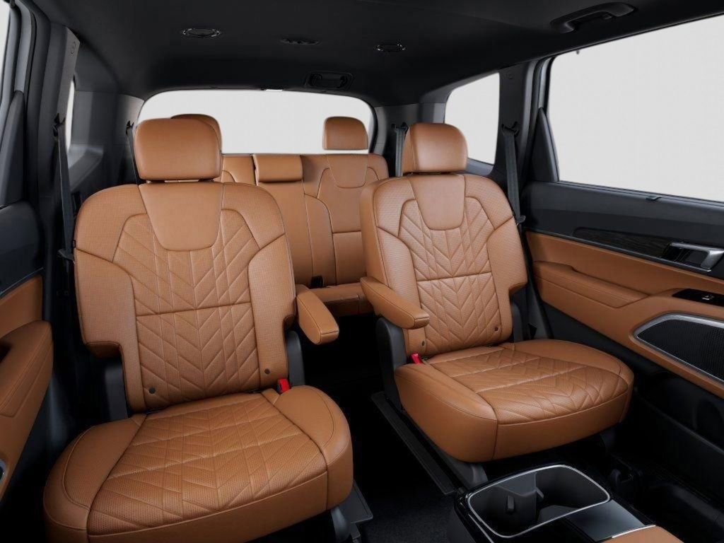 Used 2025 Kia Telluride AWD image 16