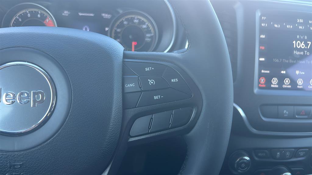 Used 2021 Jeep Cherokee Trailhawk w/ Premium Leather Package image 27