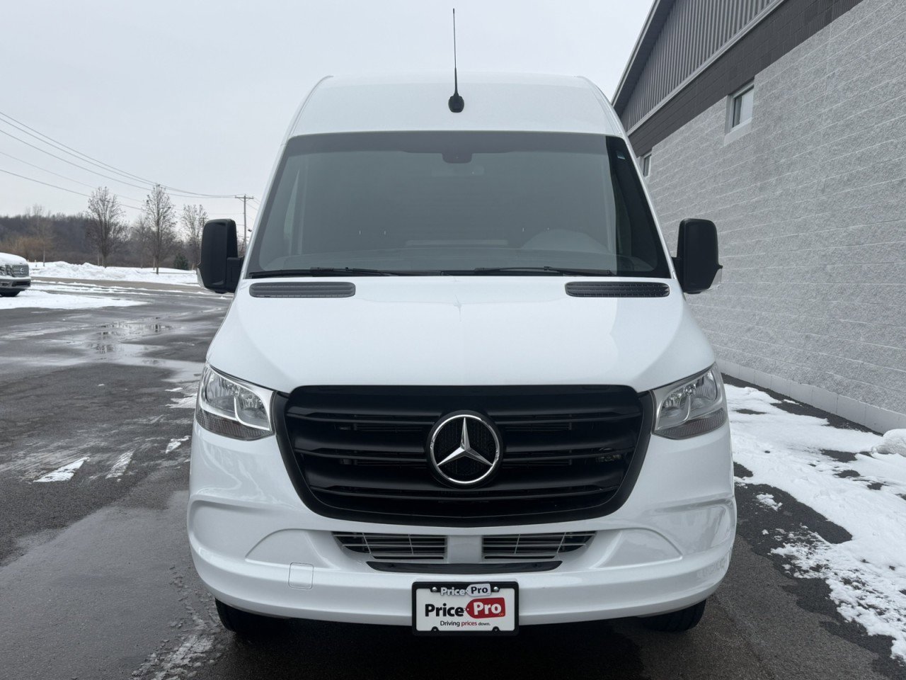 Used 2021 Mercedes-Benz Sprinter 3500 image 2