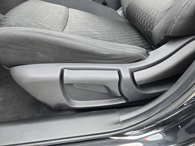 Used 2019 Nissan Rogue S FWD image 13