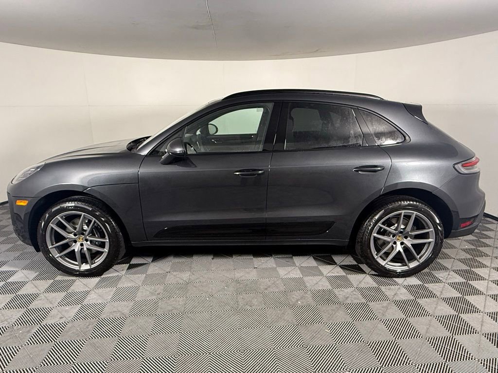 New 2026 Porsche Macan image 2