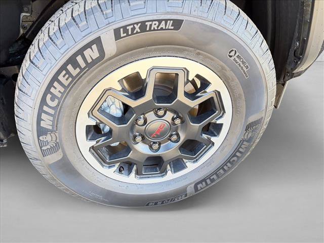 Certified 2025 Toyota 4Runner TRD Off-Road Premium w/ Tow Technology Package AWD/4WD image 17