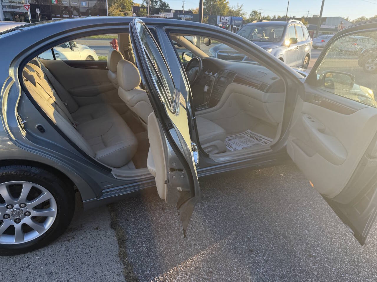Used 2002 Lexus ES 330 FWD image 9