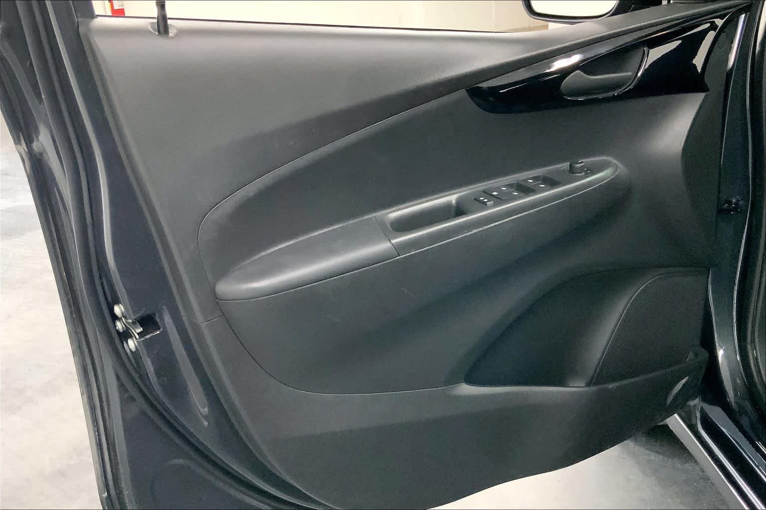 Used 2022 Chevrolet Spark LT FWD image 19