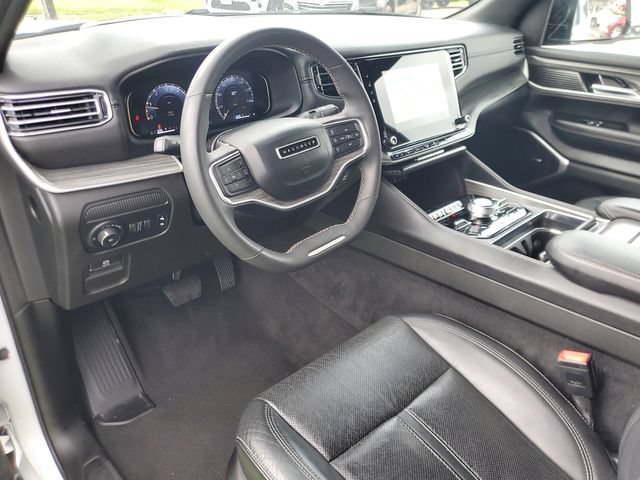 Used 2023 Jeep Wagoneer L Series III w/ Preferred Equipment Group AWD/4WD image 19
