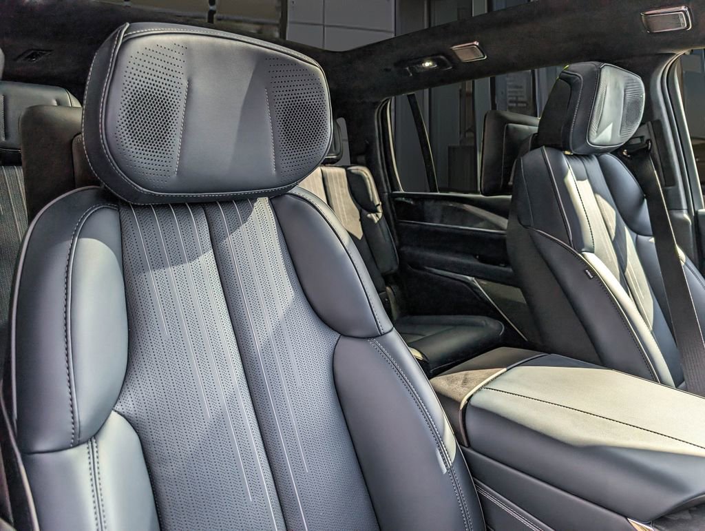 New 2026 Cadillac Escalade IQ Luxury 2 image 24