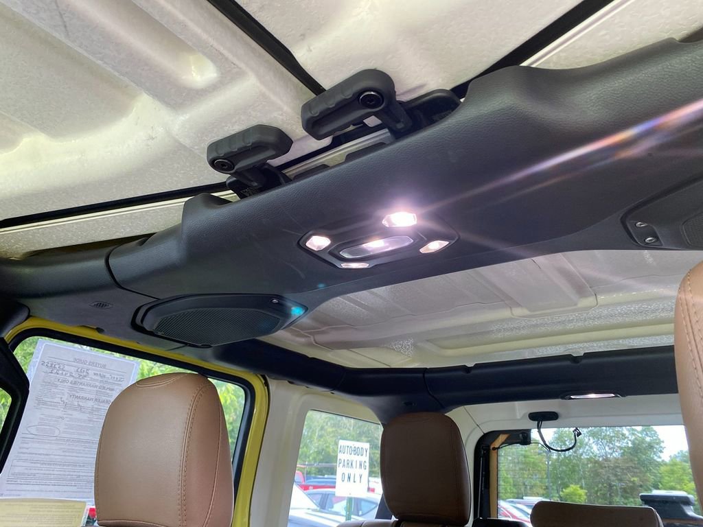 Used 2023 Jeep Wrangler Sahara AWD/4WD image 24