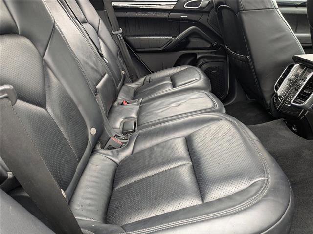 Used 2017 Porsche Cayenne image 19