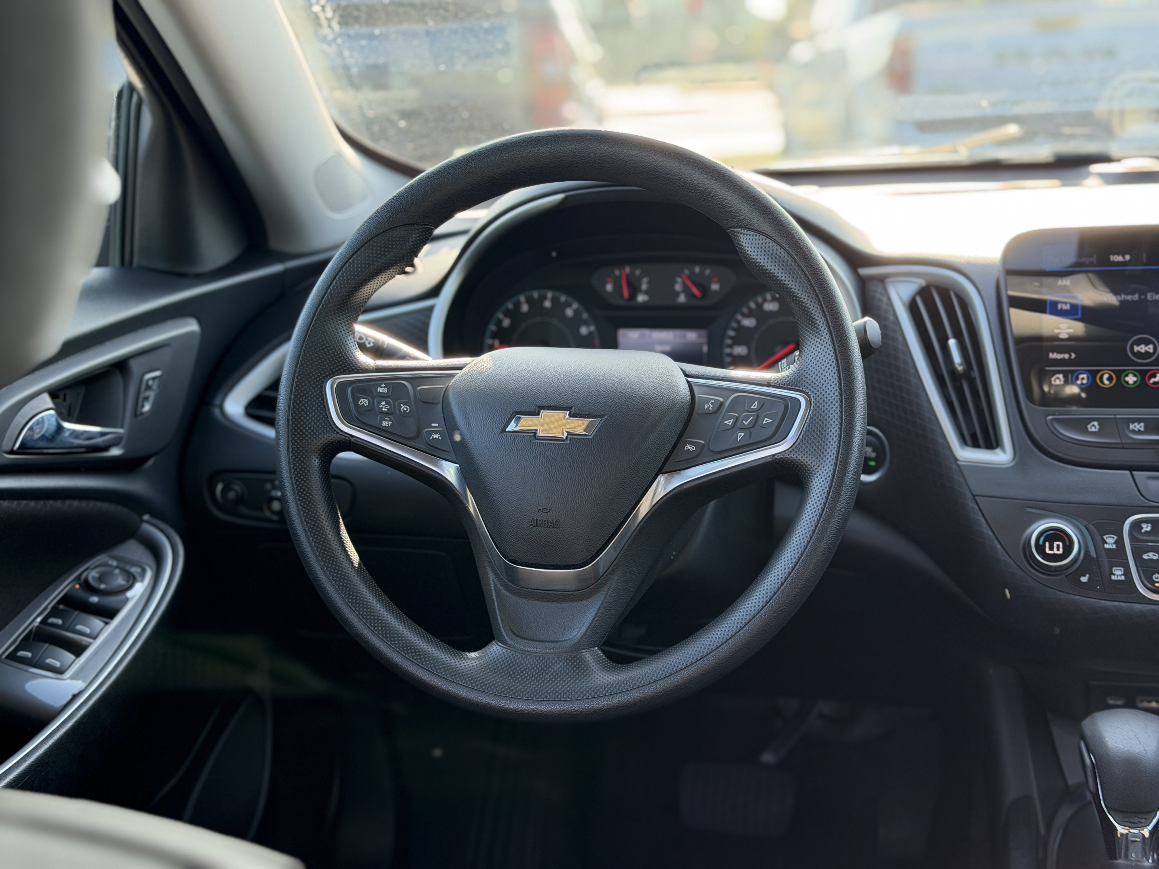 Used 2024 Chevrolet Malibu LT FWD image 11
