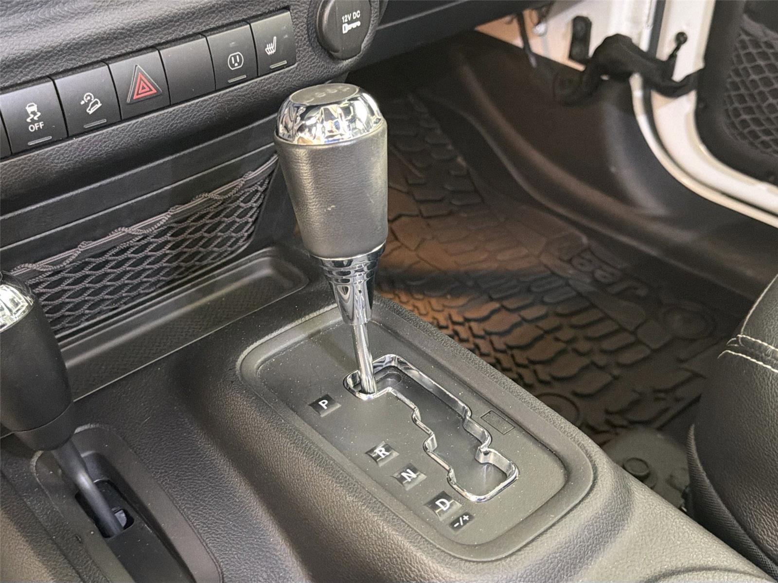 Used 2016 Jeep Wrangler Unlimited Rubicon AWD/4WD image 16