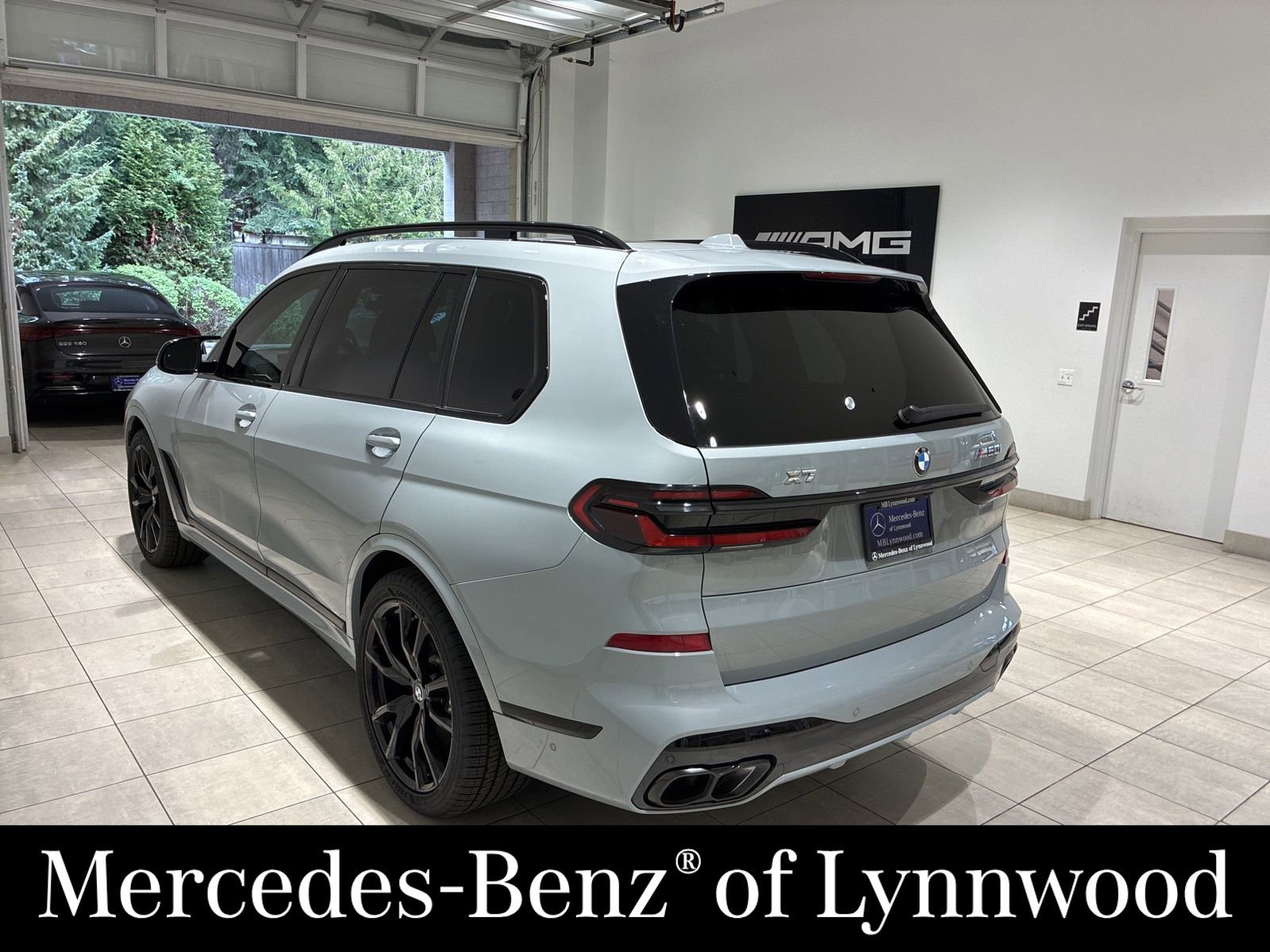 Used 2025 BMW X7 M60i AWD/4WD image 4