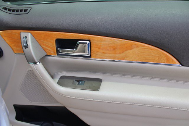 Used 2015 Lincoln MKX FWD w/ Equipment Group 102A image 10