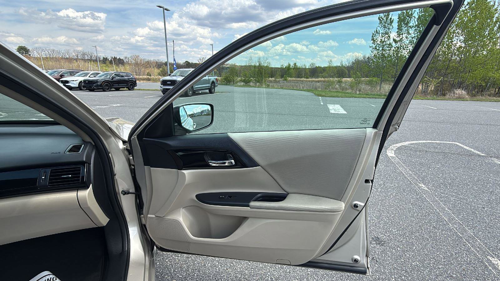 Used 2017 Honda Accord LX image 16