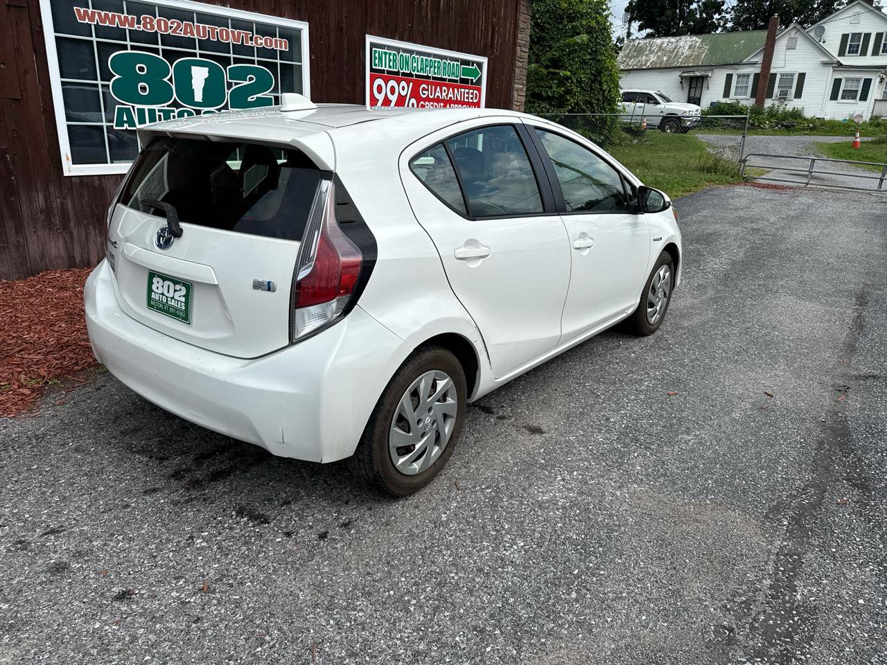 Used 2015 Toyota Prius C One FWD image 8