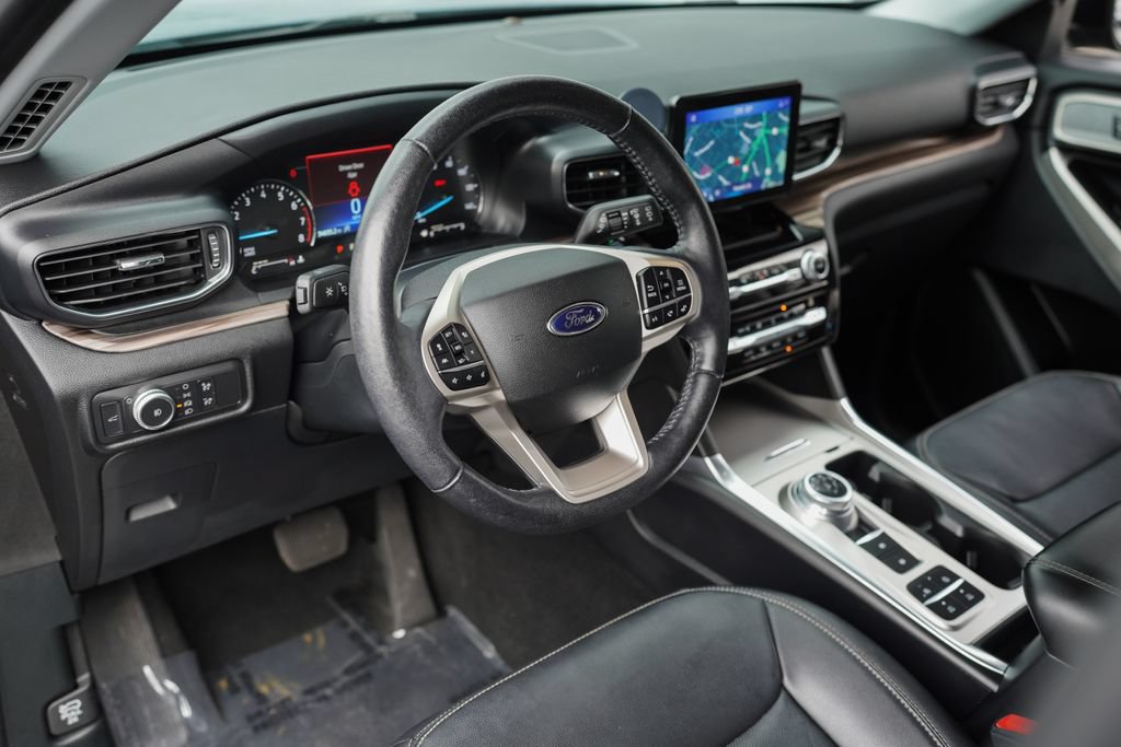 Used 2021 Ford Explorer Limited w/ Equipment Group 301A RWD image 19