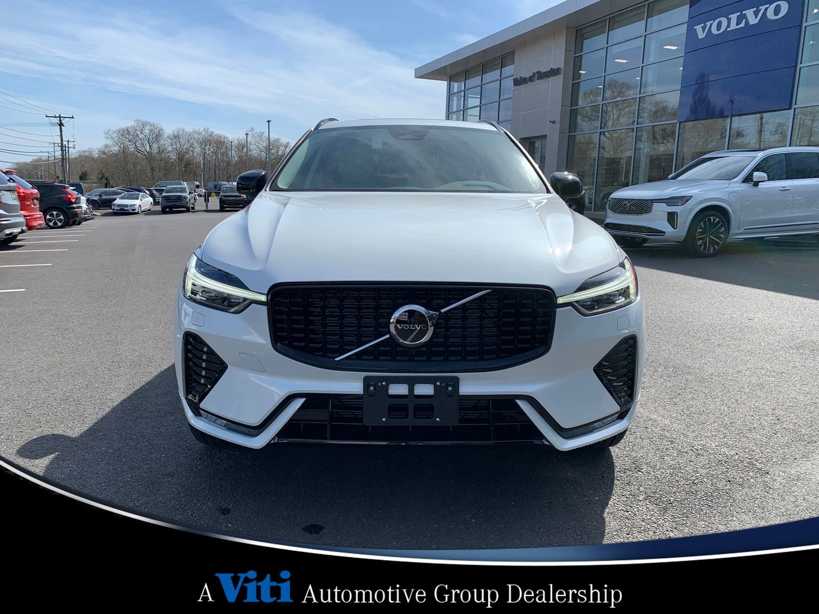 Used 2025 Volvo XC60 B5 Core w/ Climate Package image 3