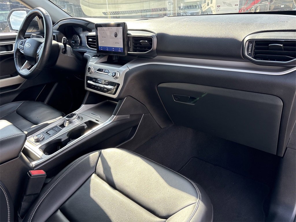 Used 2023 Ford Explorer XLT w/ Equipment Group 202A image 29