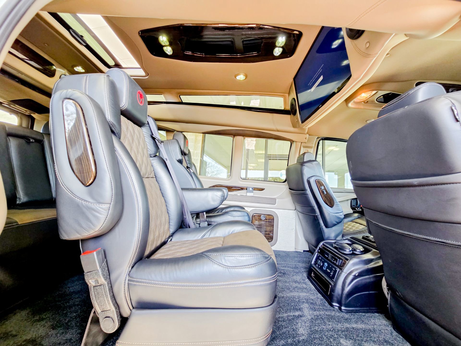 Used 2025 GMC Savana 2500 w/ Driver Convenience Package image 19