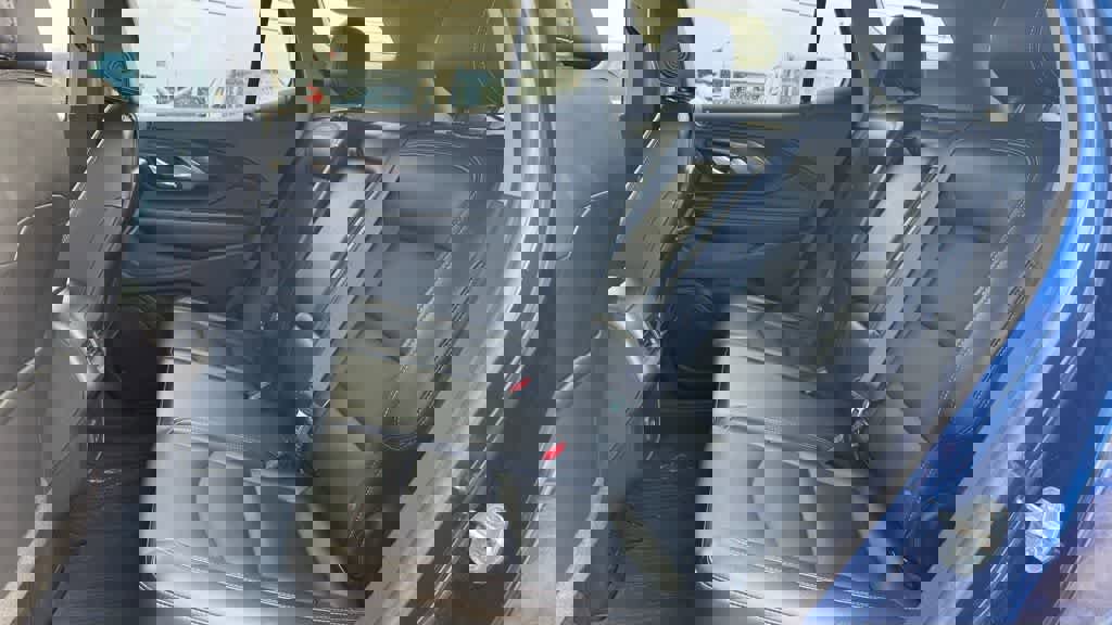 Used 2022 GMC Terrain SLT w/ LPO, Floor Liner Package image 15