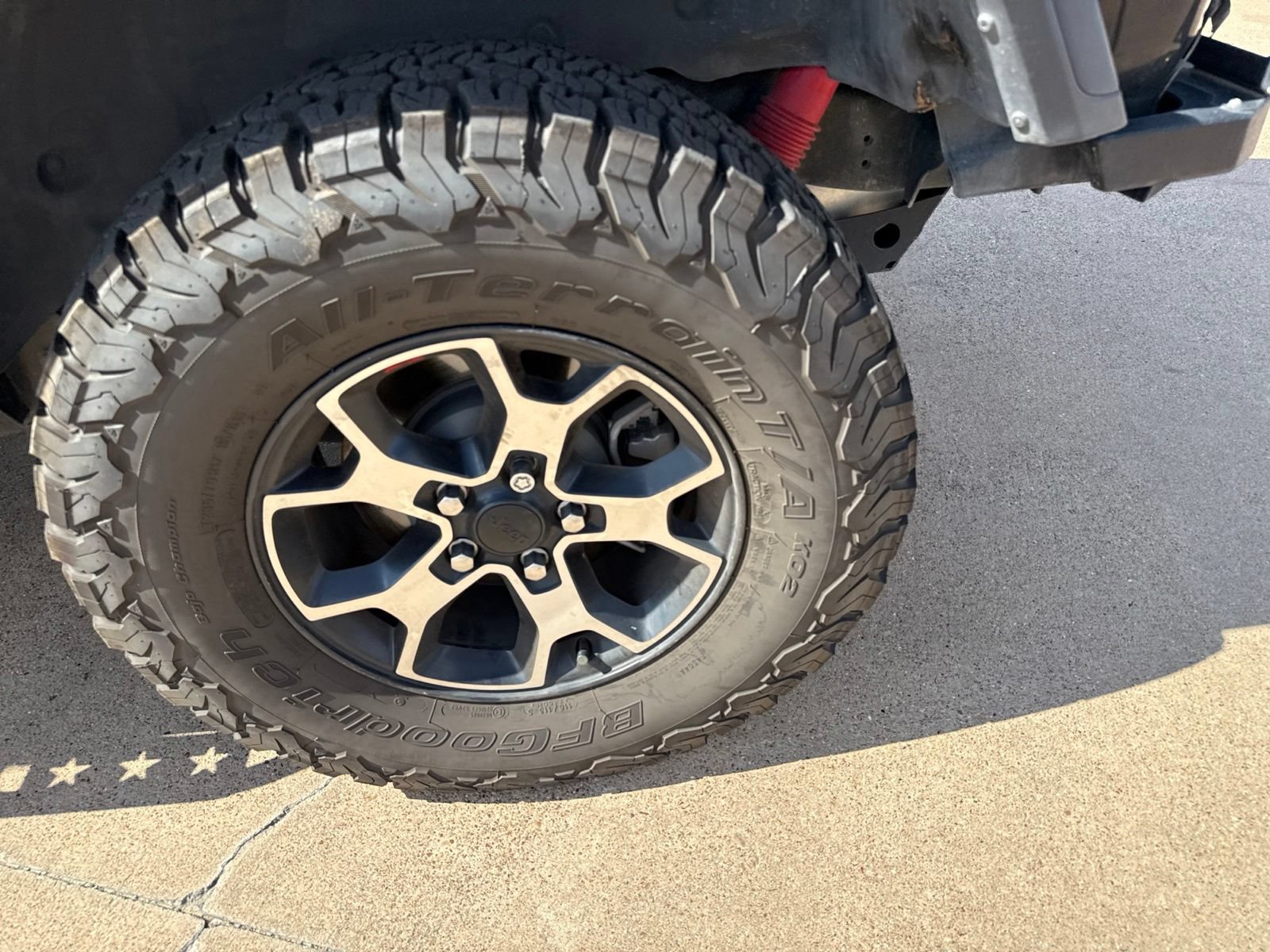 Used 2022 Jeep Wrangler Unlimited Rubicon AWD/4WD image 9