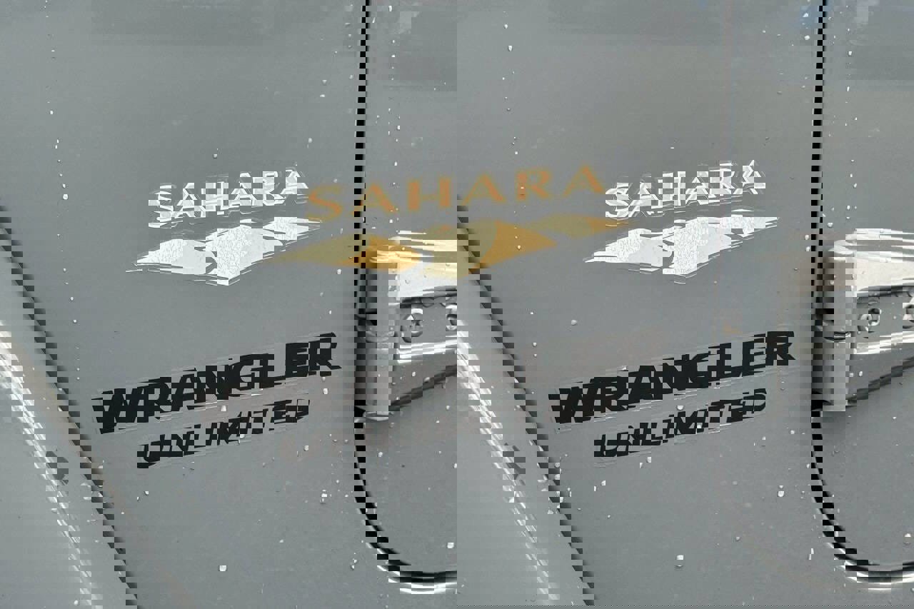 Used 2015 Jeep Wrangler Unlimited Sahara w/ Connectivity Group image 24