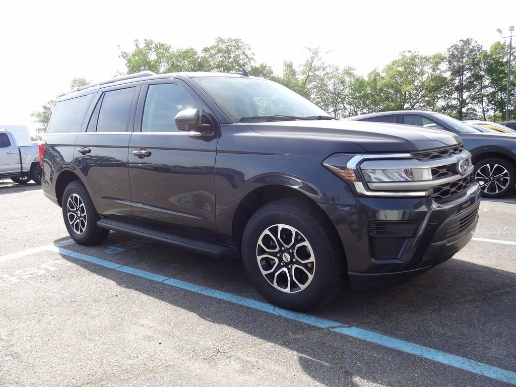 Used 2024 Ford Expedition XLT image 2