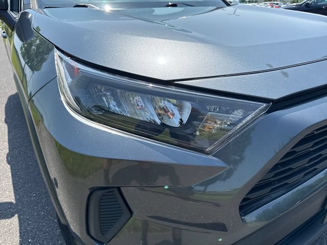 Used 2021 Toyota RAV4 LE AWD/4WD image 12