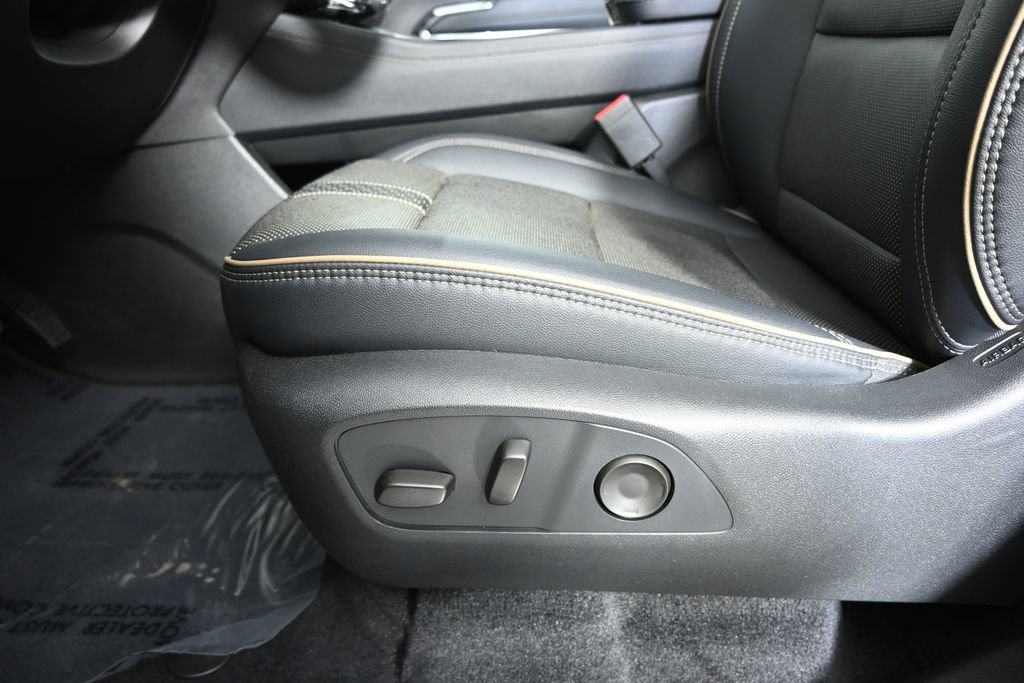 Used 2026 Chevrolet Traverse High Country w/ LPO, Floor Liner Package AWD/4WD image 23