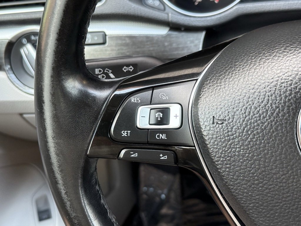 Used 2018 Volkswagen Passat 2.0T SE image 29