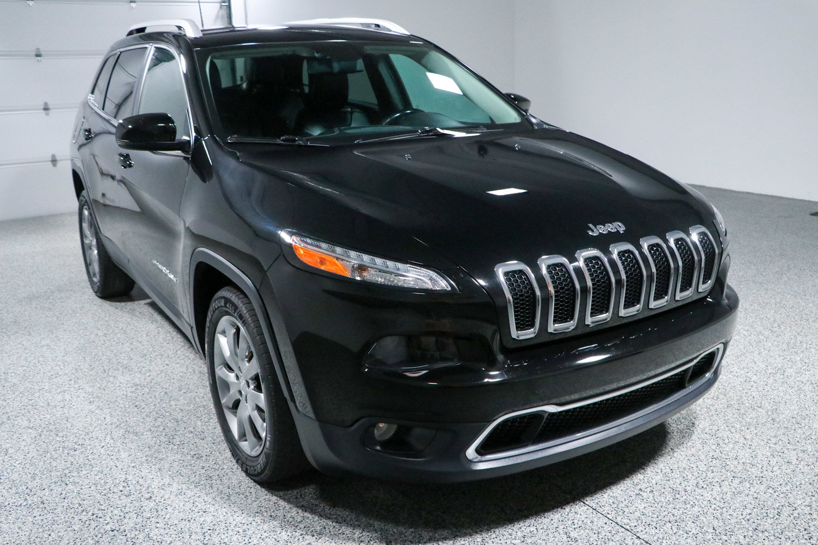 Used 2018 Jeep Cherokee Limited FWD image 5