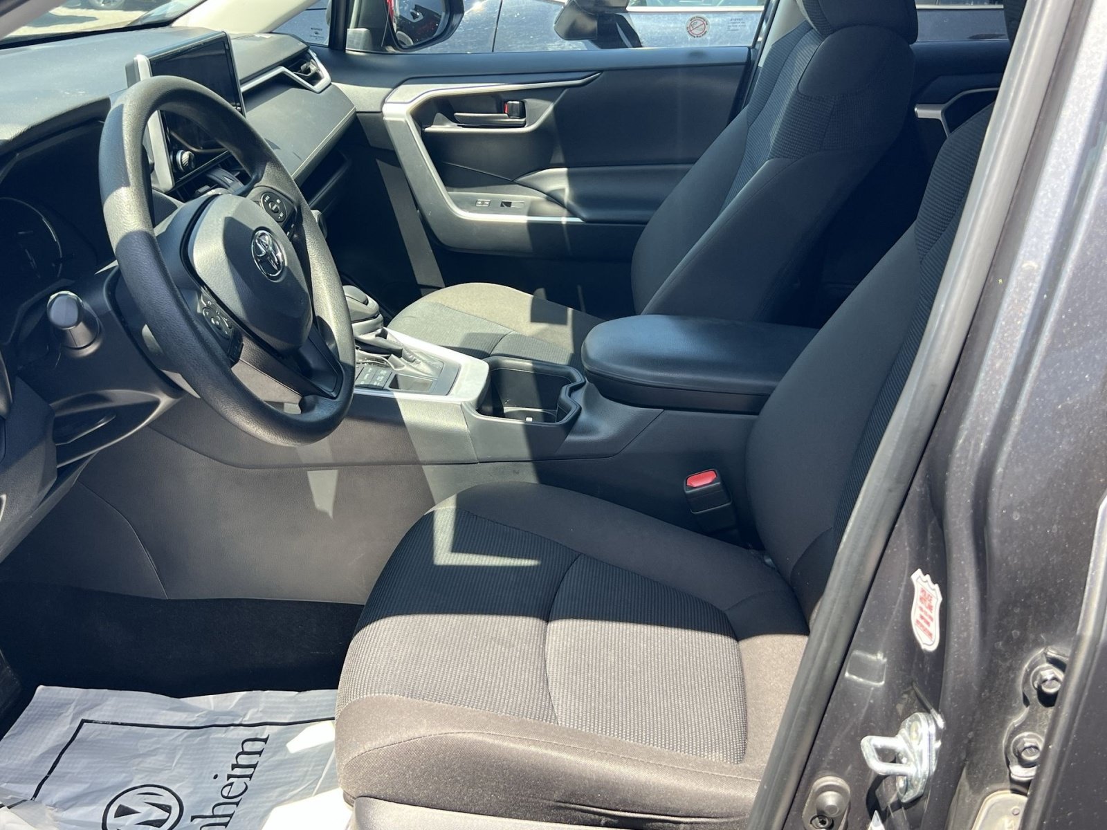 Used 2025 Toyota RAV4 LE AWD/4WD image 10