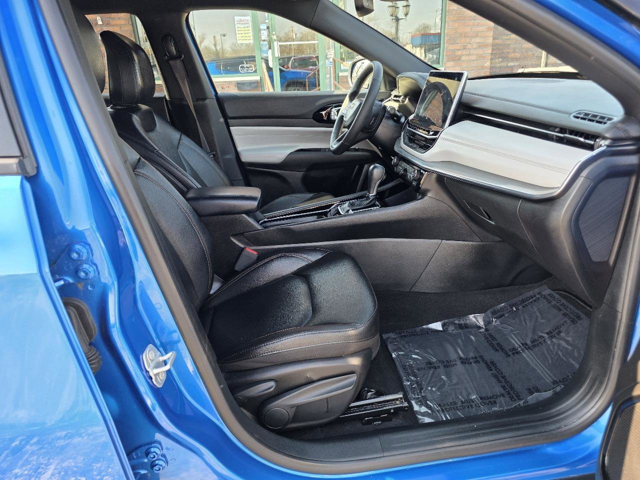 Used 2024 Jeep Compass Limited image 13