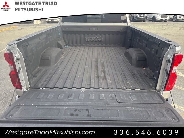 Used 2020 Chevrolet Silverado 2500 High Country w/ Technology Package image 13