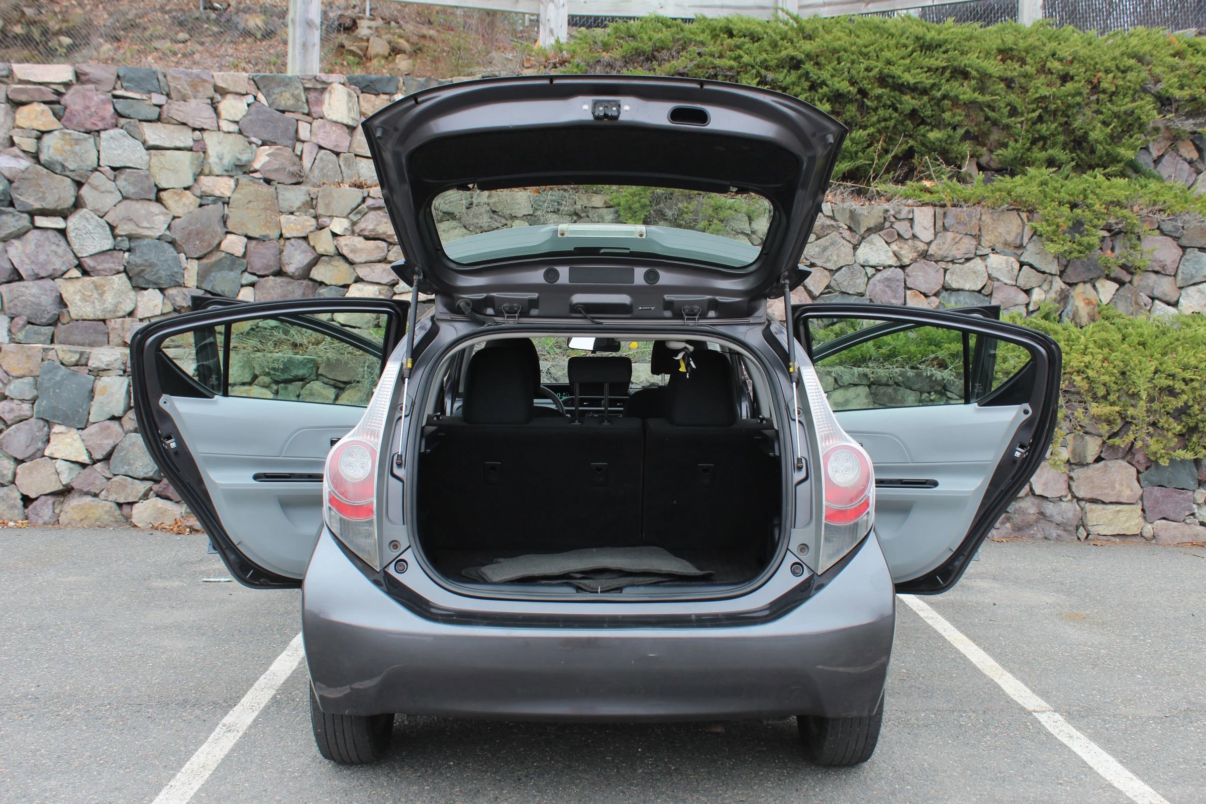 Used 2013 Toyota Prius C Two FWD image 10