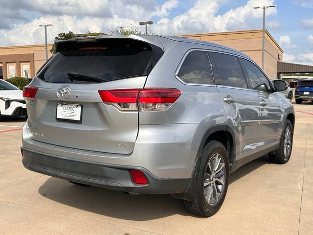 Used 2019 Toyota Highlander XLE FWD image 10