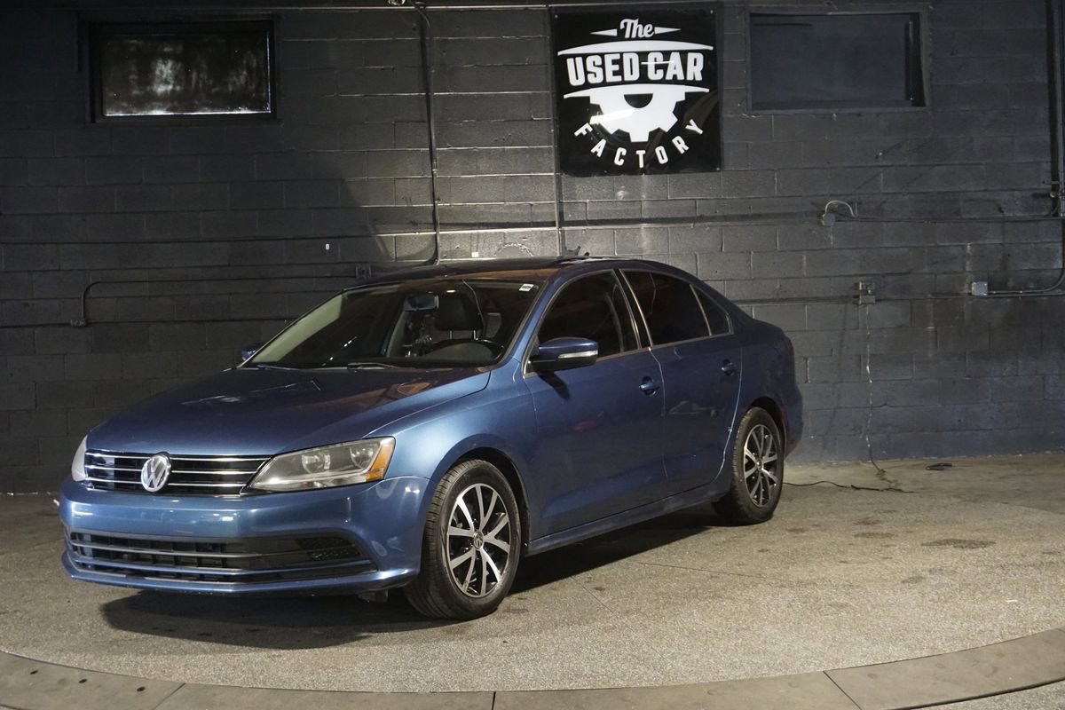 Used 2017 Volkswagen Jetta SE image 1