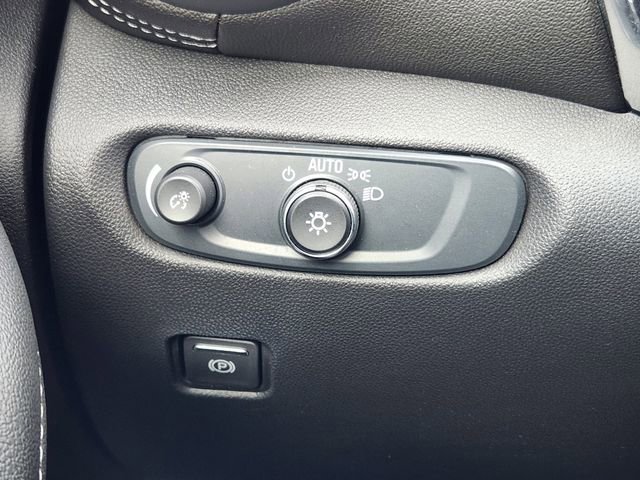 Used 2025 Chevrolet Blazer LT image 31